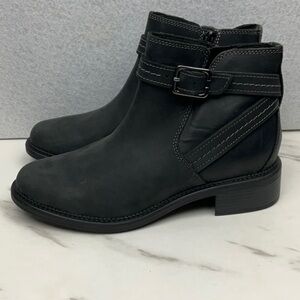 Clarks Maye Strap Ankle Bootie Black Leather Size 9